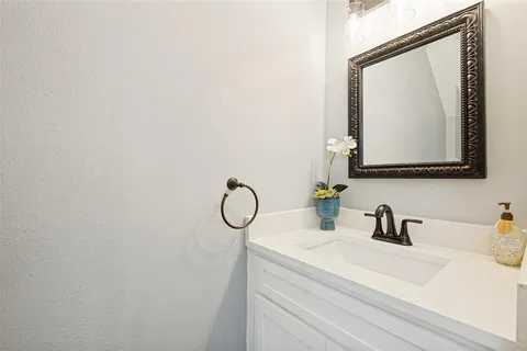 $249,000 | 5757 Martel Avenue, Unit B01, Dallas, TX 75206