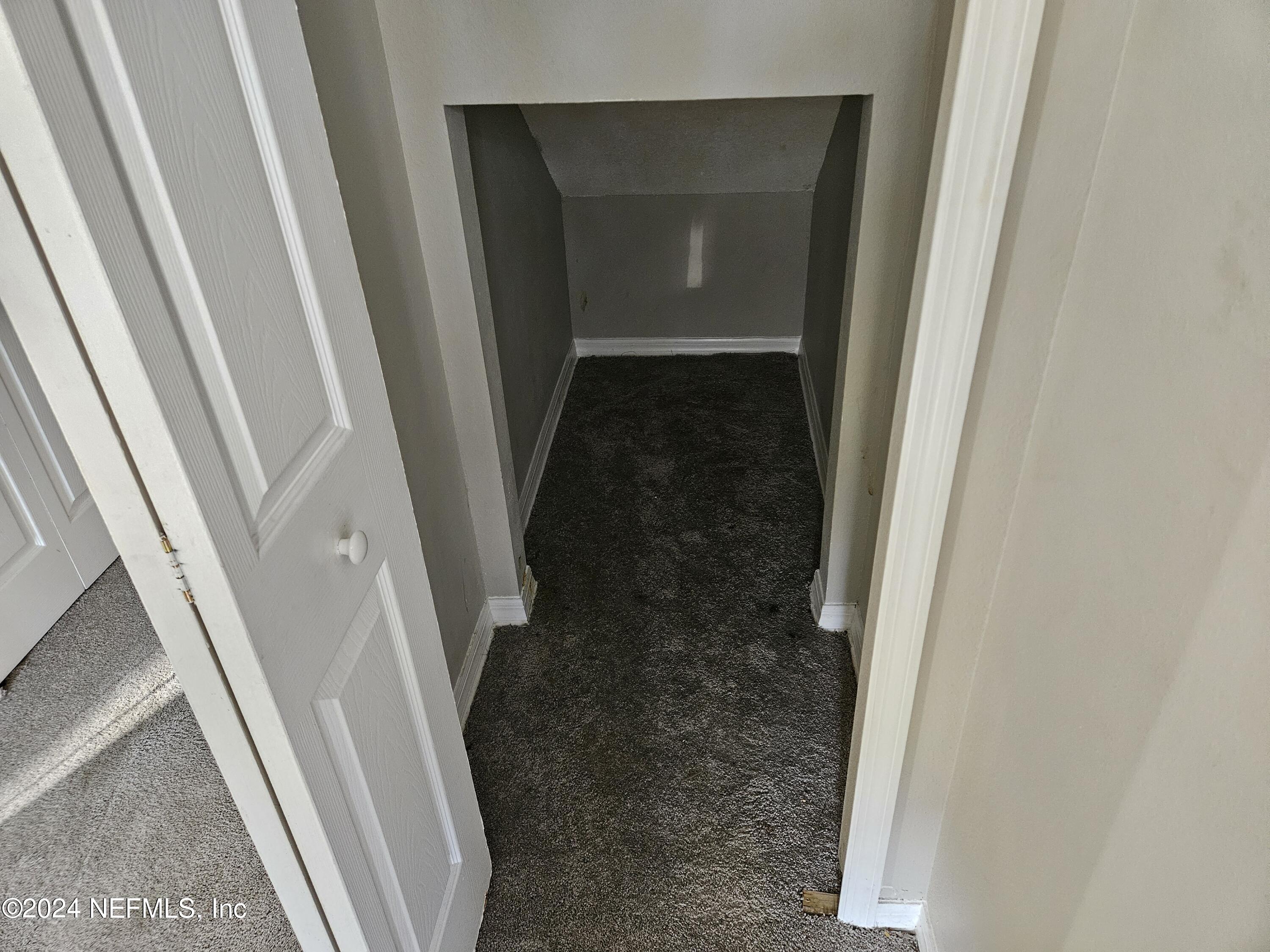 711 Talking Tree Drive Jacksonville, FL 32205 - Photo 5 of 61 20240405_173931