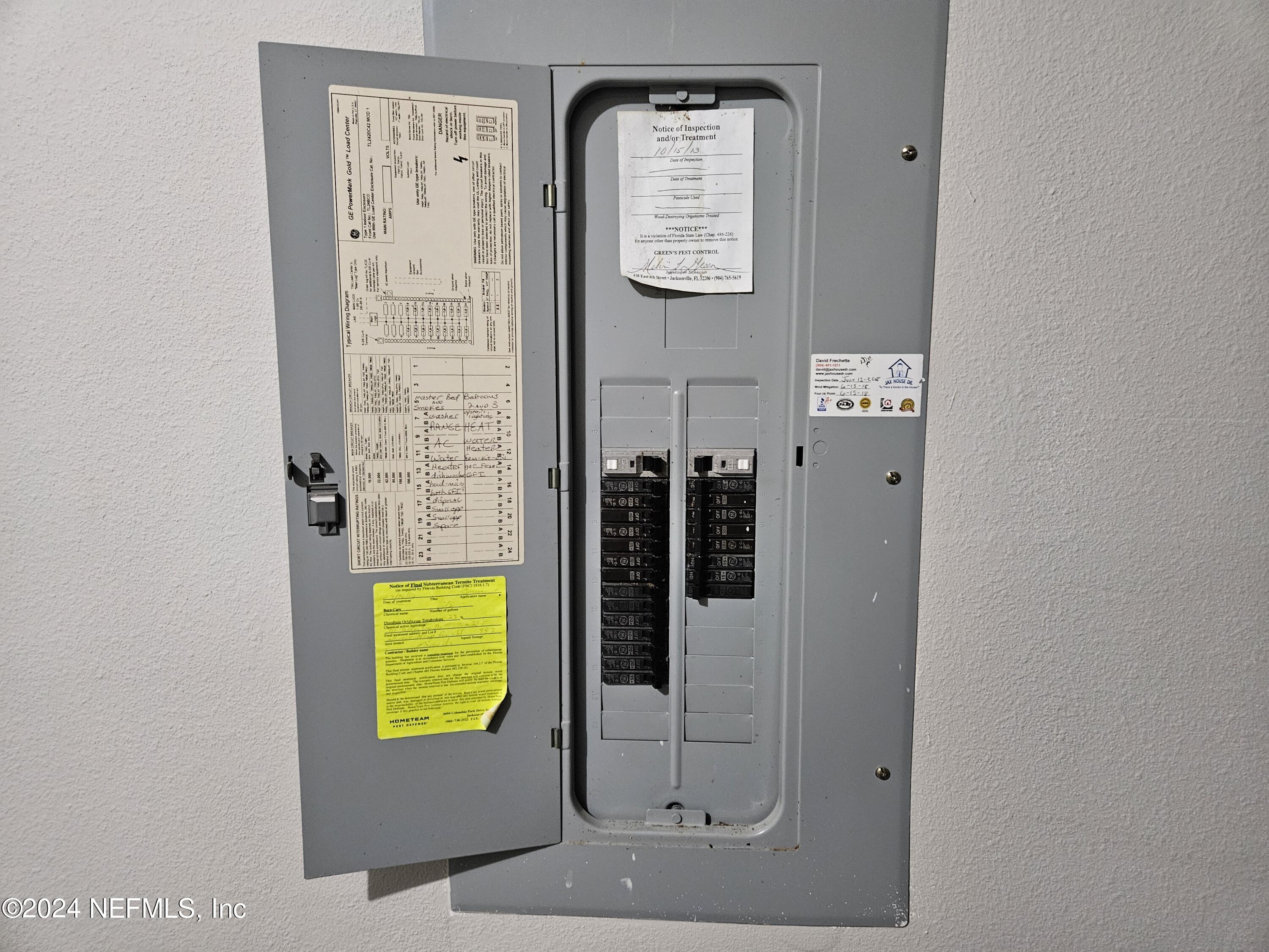 711 Talking Tree Drive Jacksonville, FL 32205 - Photo 9 of 61 a bathroom with a window and a shower
