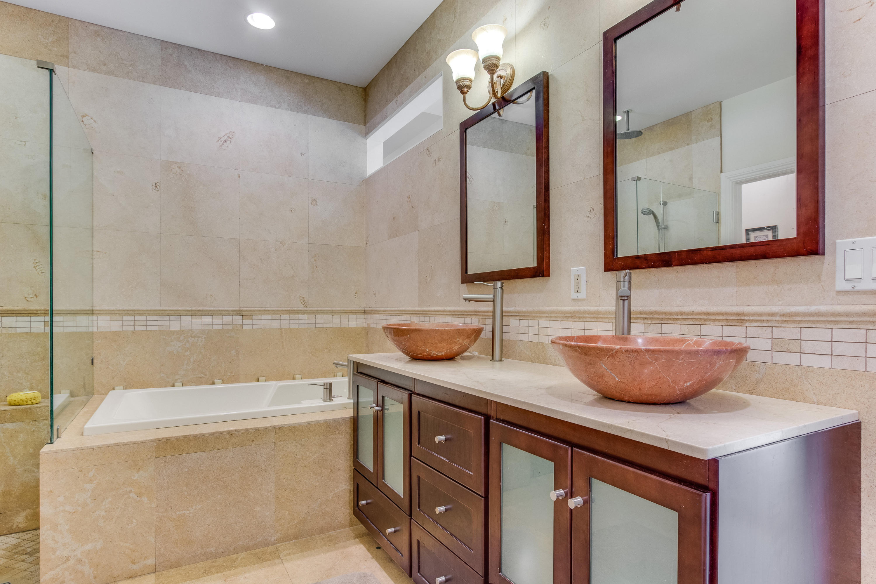 275 Northeast 5th Street Boca Raton, FL 33432 - Photo 28 of 43 master bath