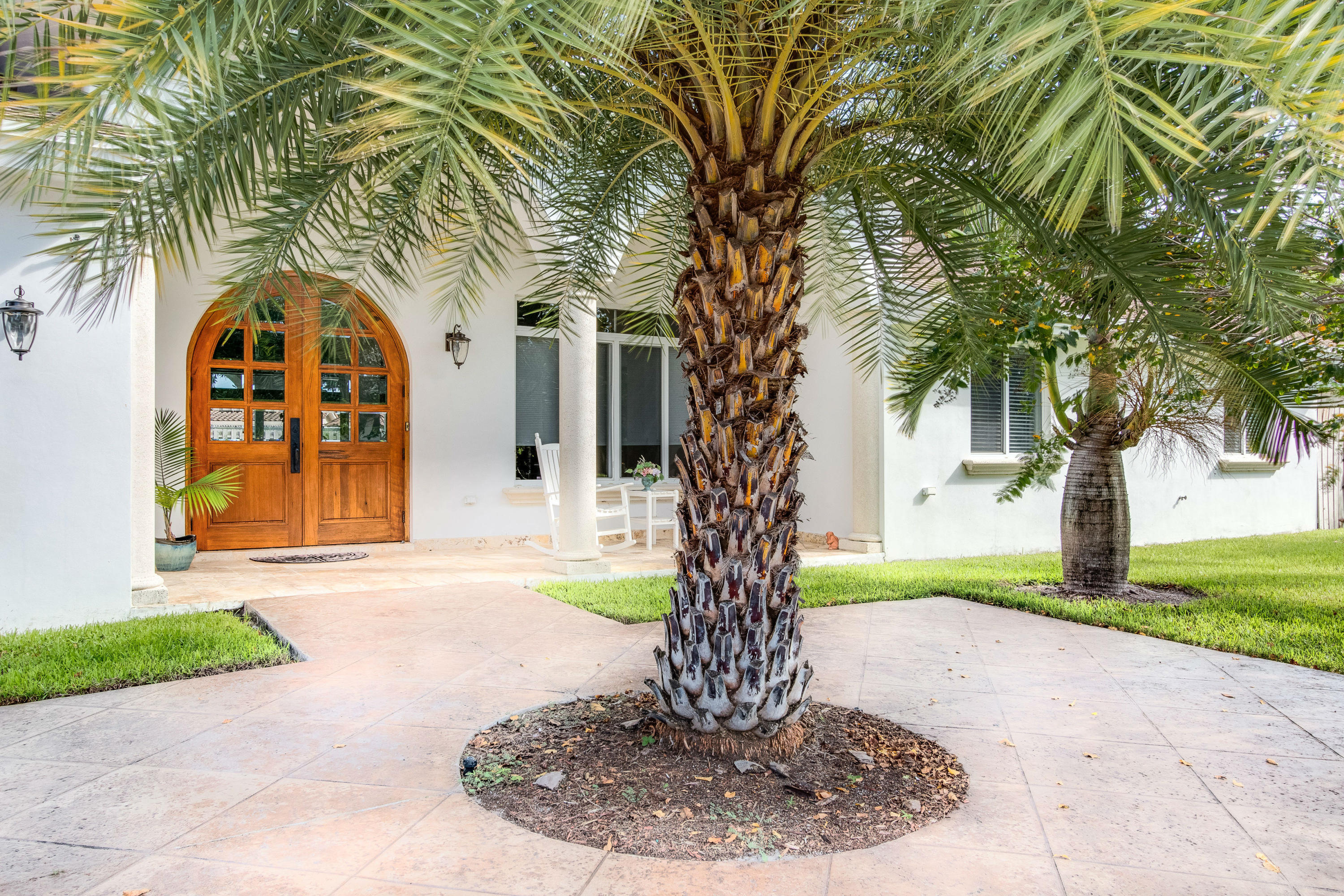 275 Northeast 5th Street Boca Raton, FL 33432 - Photo 3 of 43 front