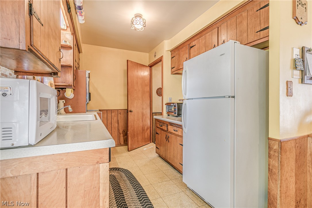30311 Clarmont Road Willowick, OH 44095 - Photo 8 of 35