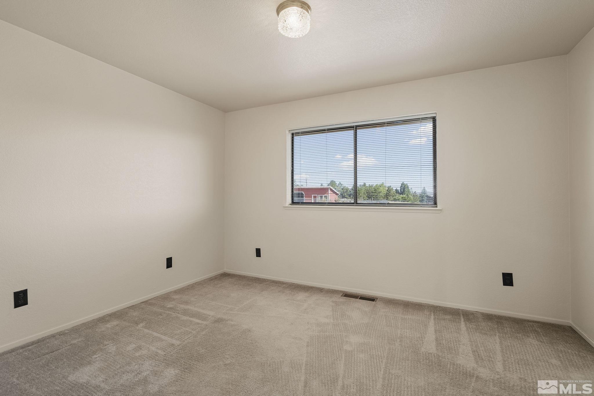 15992 Thompson Lane Reno, NV 89511 - Photo 14 of 27 Photo 14