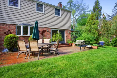 $1,499,000 | 34 Wildwood Lane, East Hills, NY 11577