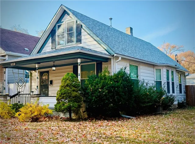 $360,000 | 920 West 42nd Street, Kansas City, MO 64111