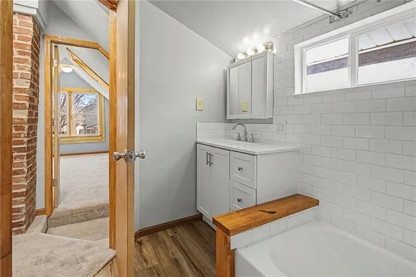 $290,000 | 920 West 42nd Street, Kansas City, MO 64111