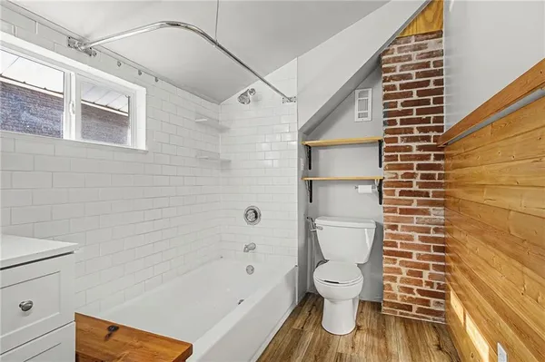 $290,000 | 920 West 42nd Street, Kansas City, MO 64111