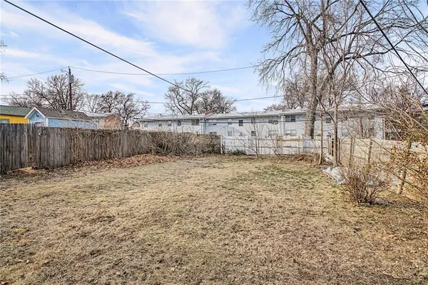 $290,000 | 920 West 42nd Street, Kansas City, MO 64111