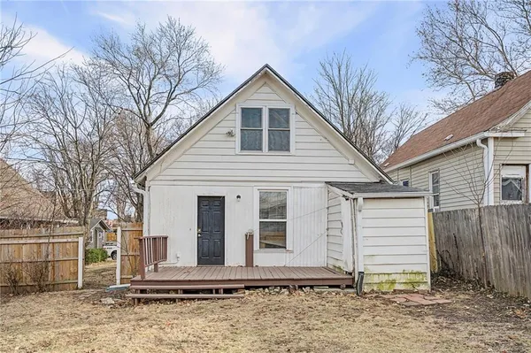 $290,000 | 920 West 42nd Street, Kansas City, MO 64111