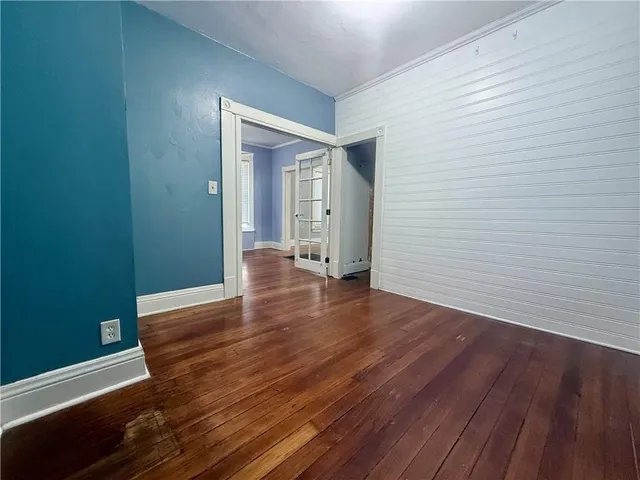 $360,000 | 920 West 42nd Street, Kansas City, MO 64111