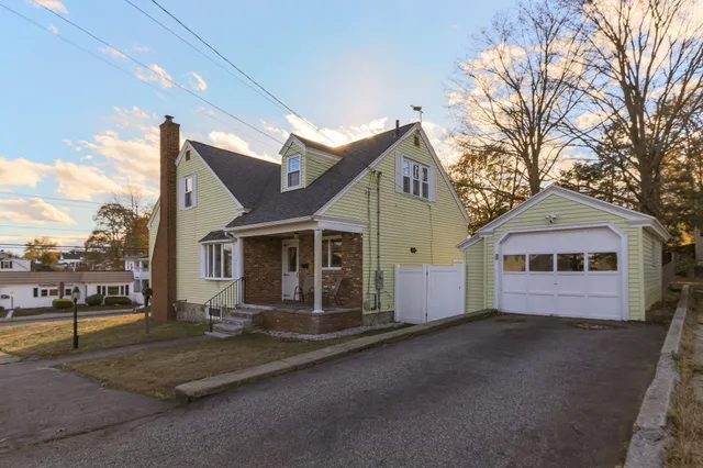 $450,000 | 509 Kelley Street, Manchester, NH 03102