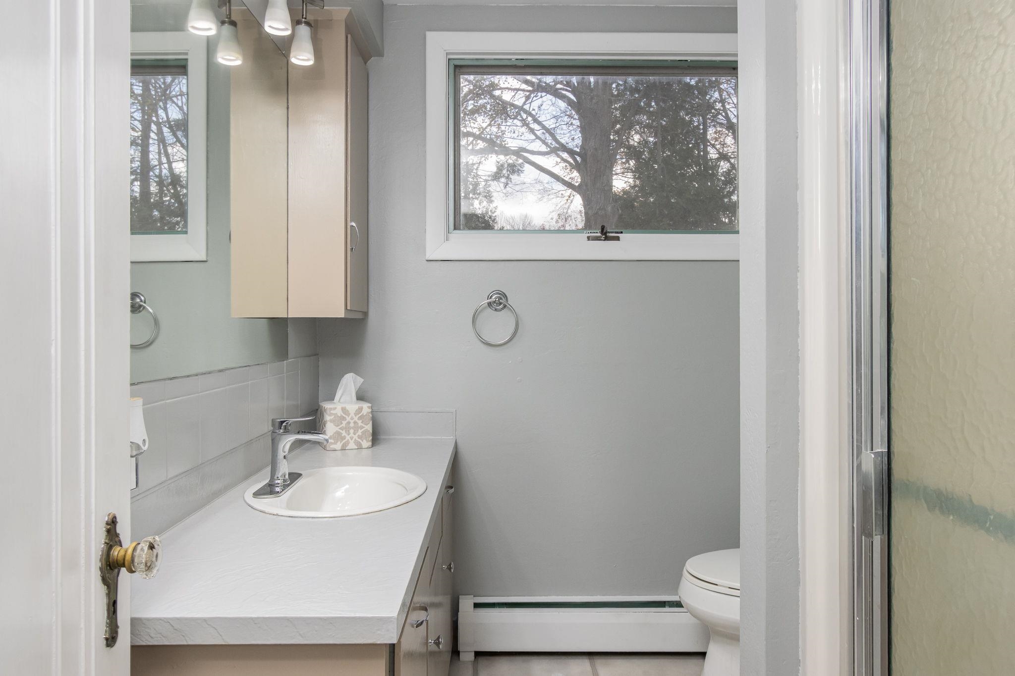 509 Kelley Street Manchester, NH 03102 - Photo 27 of 46