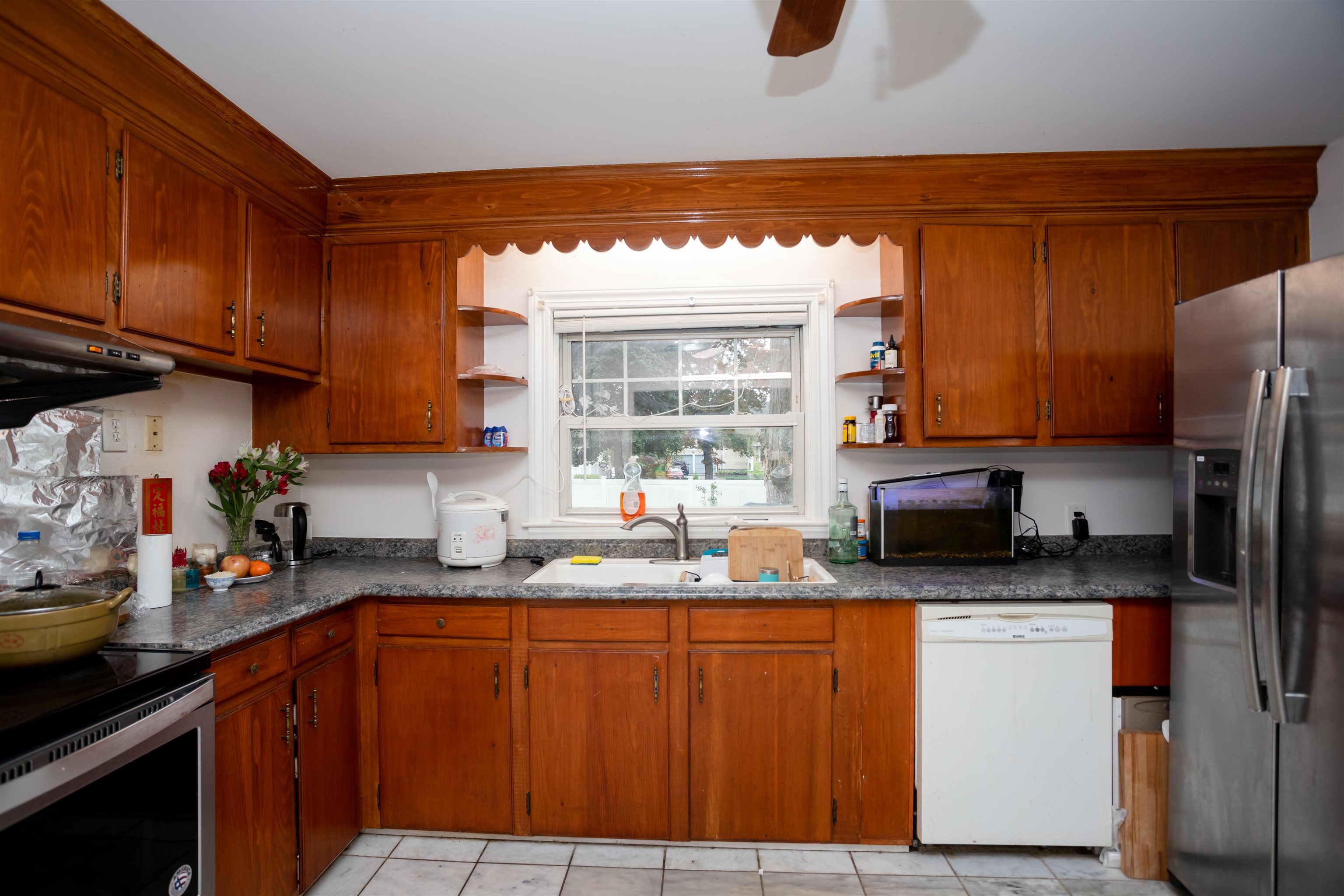 423 Cilley Road Manchester, NH 03103 - Photo 8 of 16