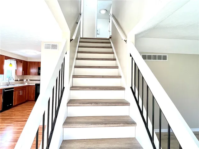 $2,700 | 3 Treetop Drive, Perinton, NY 14450