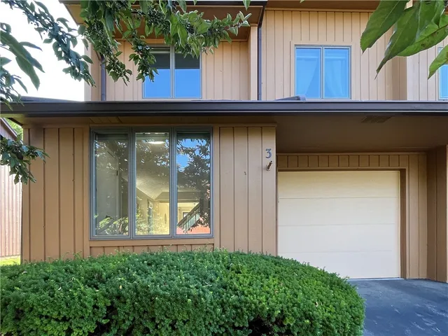 $2,700 | 3 Treetop Drive, Perinton, NY 14450