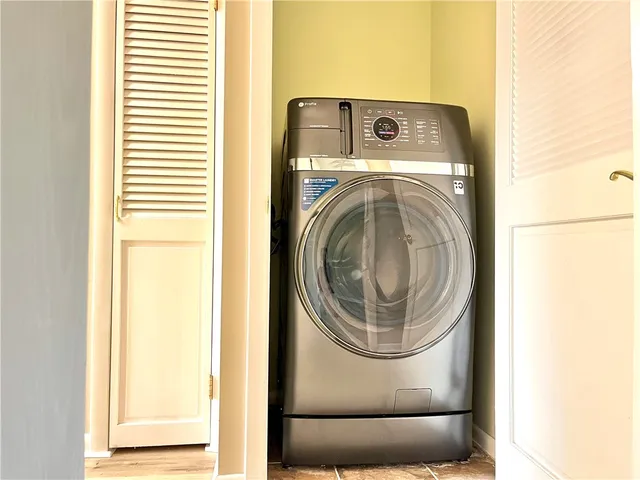 $2,700 | 3 Treetop Drive, Perinton, NY 14450