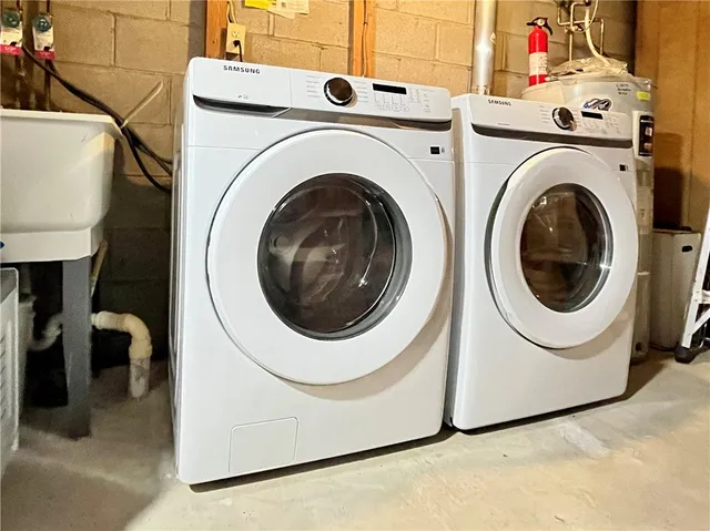 $2,700 | 3 Treetop Drive, Perinton, NY 14450