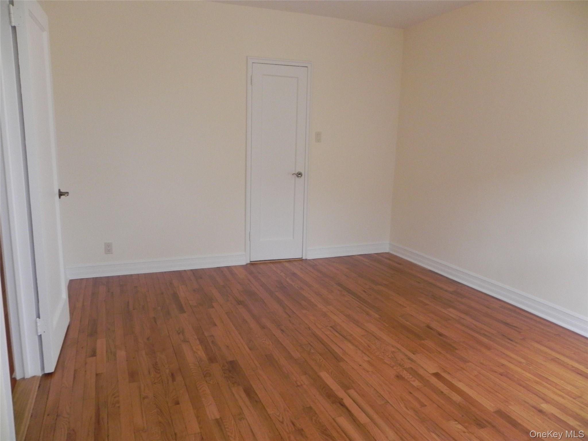 160 South Middle Neck Road, Unit 1N Great Neck, NY 11021 - Photo 13 of 15 Alternate view