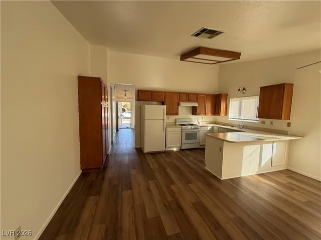 $2,099 | 6301 Copperfield Avenue, Las Vegas, NV 89108