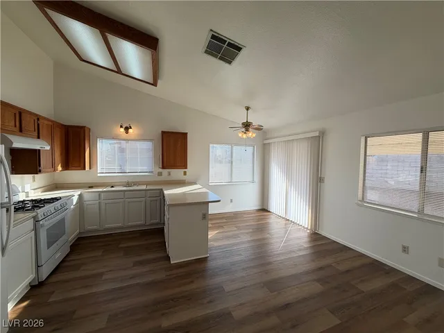 $2,099 | 6301 Copperfield Avenue, Las Vegas, NV 89108