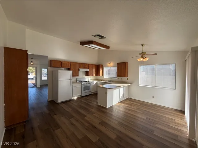 $2,099 | 6301 Copperfield Avenue, Las Vegas, NV 89108