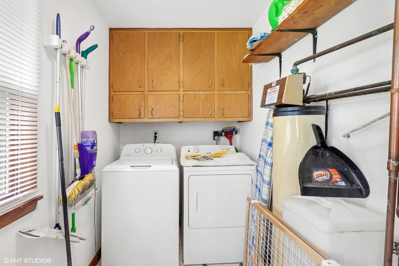 43W888 Hughes Road Elburn, IL 60119 - Photo 11 of 25 a utility room with dryer and washer