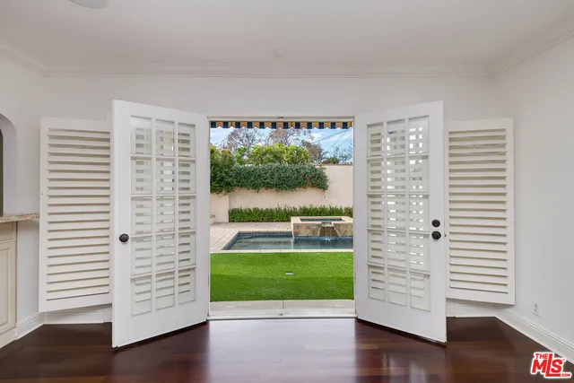 $10,000 | 4419 Clybourn Avenue, Toluca Lake, CA 91602