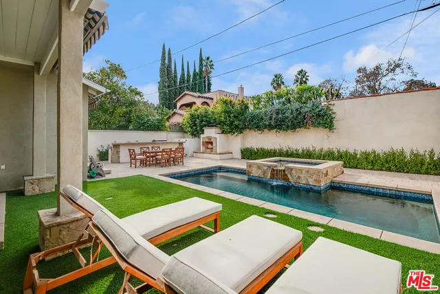 $10,000 | 4419 Clybourn Avenue, Toluca Lake, CA 91602