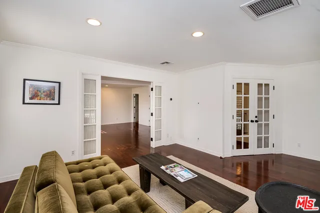 $10,000 | 4419 Clybourn Avenue, Toluca Lake, CA 91602