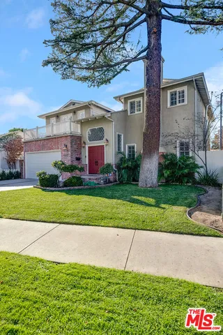 $10,000 | 4419 Clybourn Avenue, Toluca Lake, CA 91602