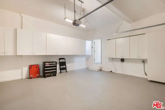 $10,000 | 4419 Clybourn Avenue, Toluca Lake, CA 91602