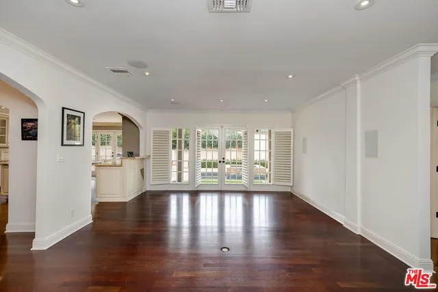 $10,000 | 4419 Clybourn Avenue, Toluca Lake, CA 91602