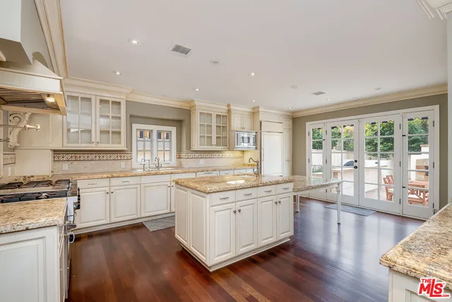 $10,000 | 4419 Clybourn Avenue, Toluca Lake, CA 91602