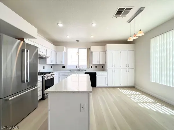 $2,850 | 8061 Petunia Flower Way, Las Vegas, NV 89147