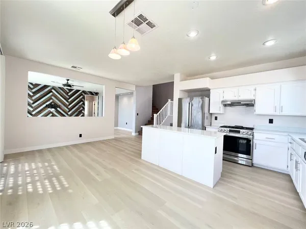 $2,850 | 8061 Petunia Flower Way, Las Vegas, NV 89147