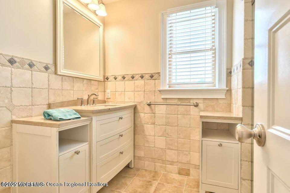 10 4th Avenue, Unit 102 Seaside Heights, NJ 08751 - Photo 17 of 20 mstr bath