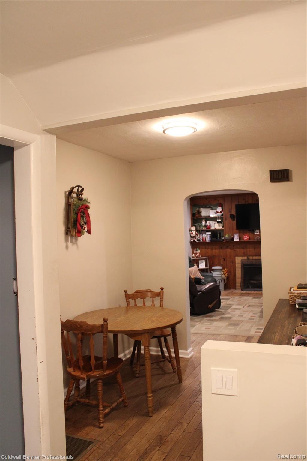 1810 Mayfield Road Lapeer, MI 48446 - Photo 12 of 32 IMG_0136.JPG