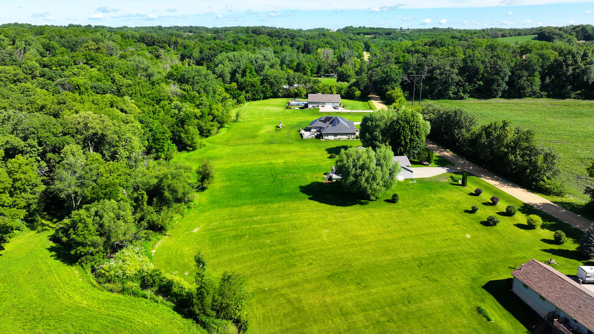 681 West Deer Creek Road Clinton, IA 52732 - Photo 40 of 51