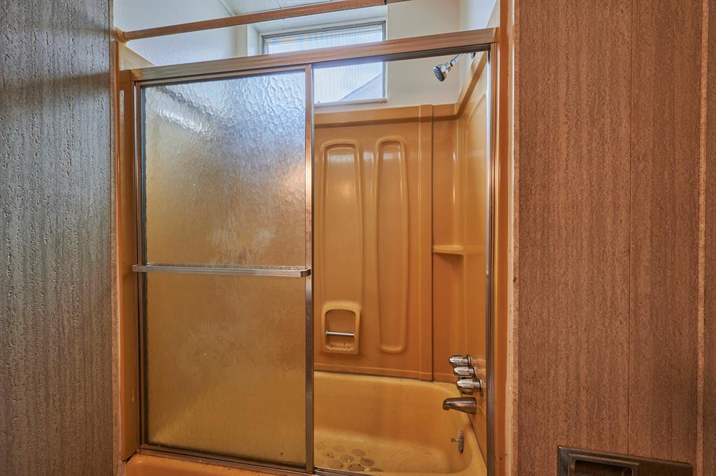 2044 Brownsville Road Pittsburgh, PA 15210 - Photo 18 of 33
