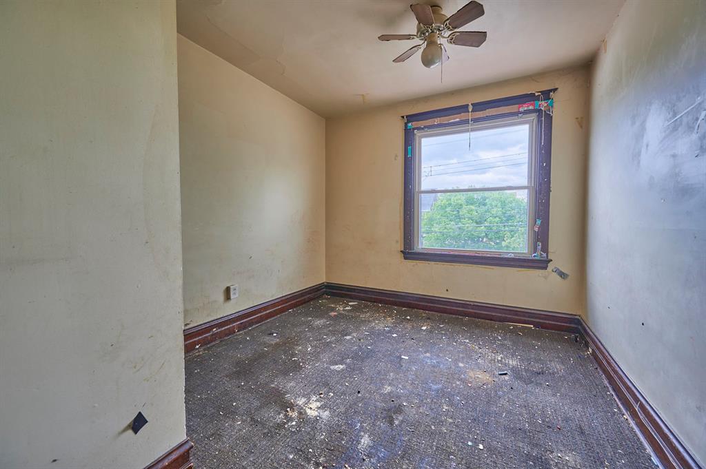 2044 Brownsville Road Pittsburgh, PA 15210 - Photo 22 of 33