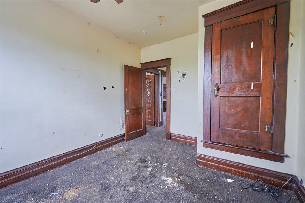 2044 Brownsville Road Pittsburgh, PA 15210 - Photo 23 of 33