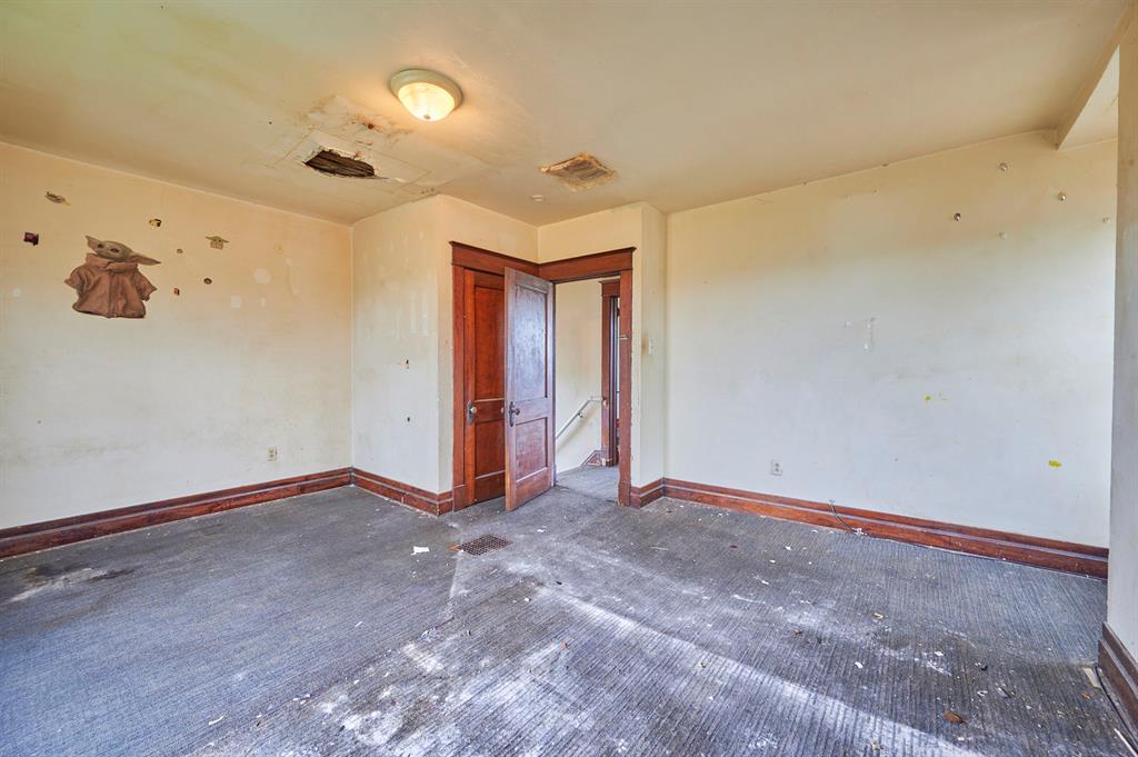 2044 Brownsville Road Pittsburgh, PA 15210 - Photo 27 of 33