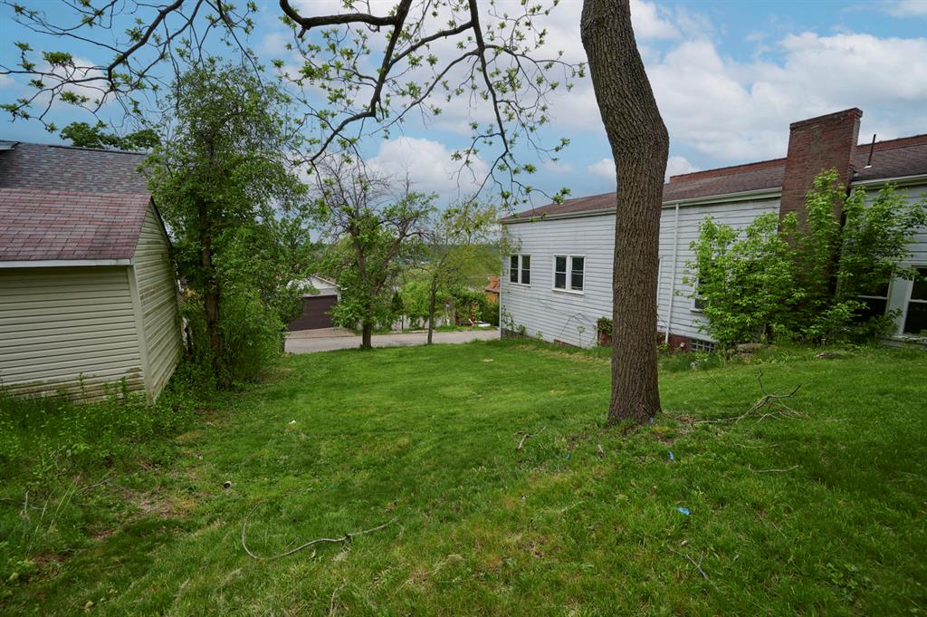 2044 Brownsville Road Pittsburgh, PA 15210 - Photo 6 of 33