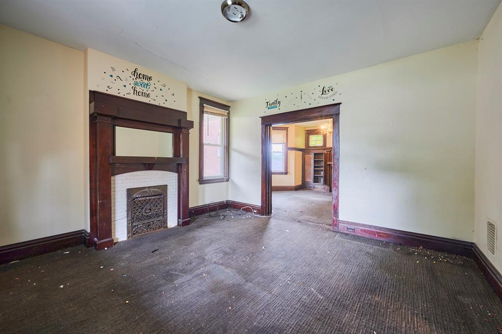 2044 Brownsville Road Pittsburgh, PA 15210 - Photo 10 of 33