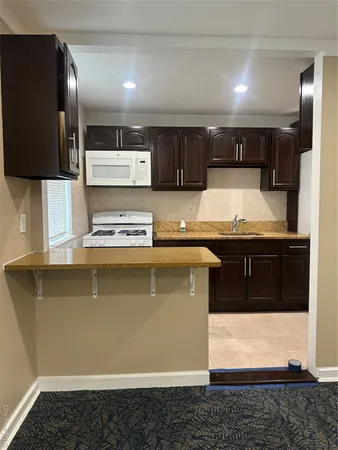 $2,600 | 7205 Little Neck Parkway, Unit 113B | Glen Oaks