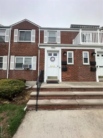 $2,600 | 7205 Little Neck Parkway, Unit 113B | Glen Oaks