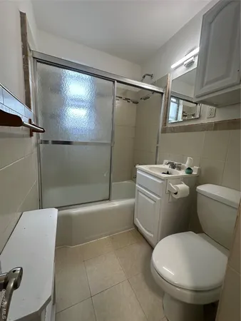 $2,600 | 7205 Little Neck Parkway, Unit 113B | Glen Oaks