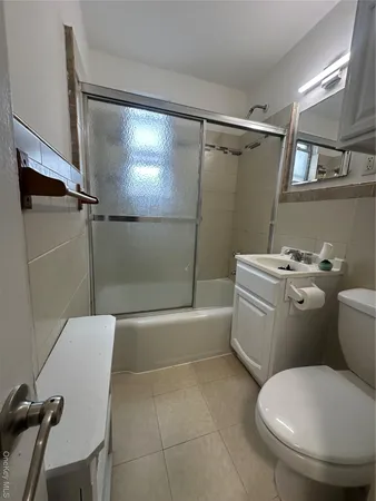 $2,600 | 7205 Little Neck Parkway, Unit 113B | Glen Oaks