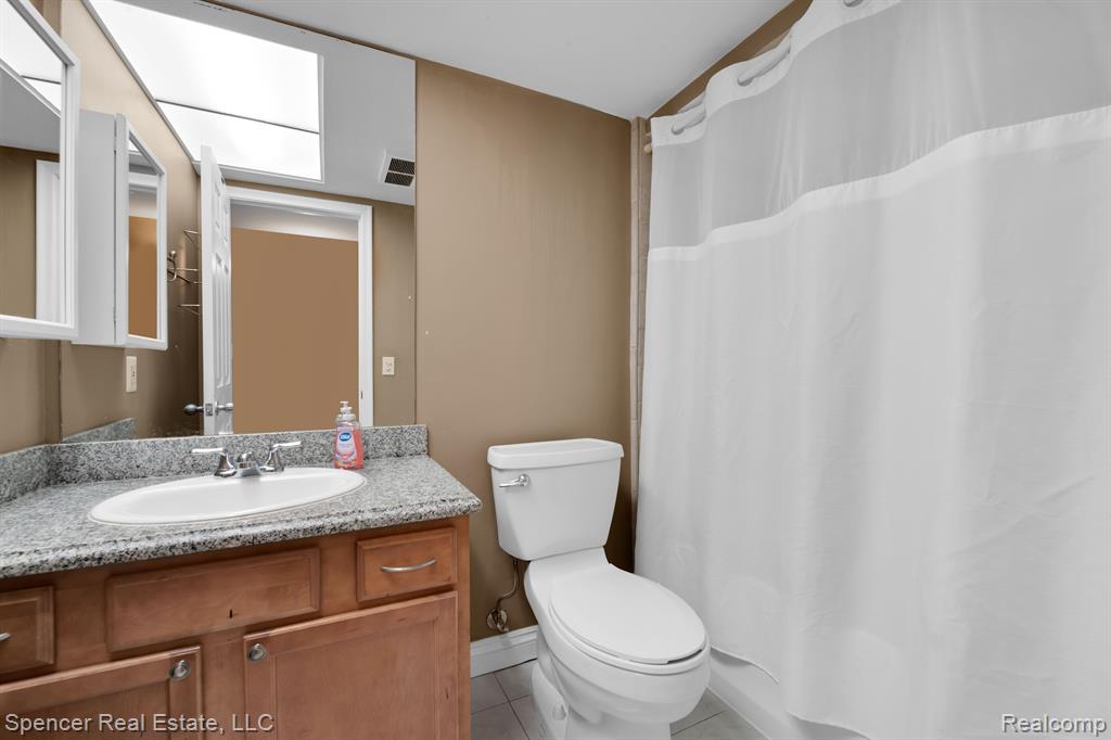 2311 Walton Boulevard, Unit 29 Rochester, MI 48309 - Photo 10 of 21