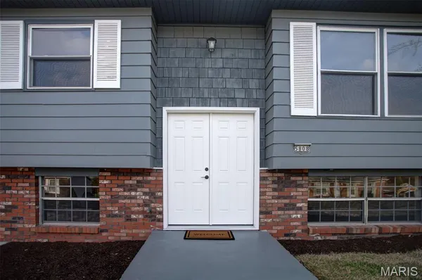 $199,900 | 5808 Dogwood Lane, Godfrey, IL 62035